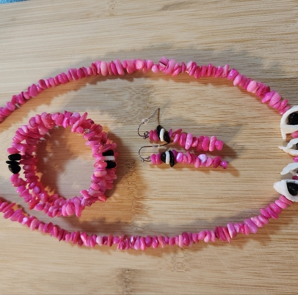 Hand Crafted Pink Beaded Necklace, Bracelet, and Earrings Set White Black Accent - Picture 2 of 11